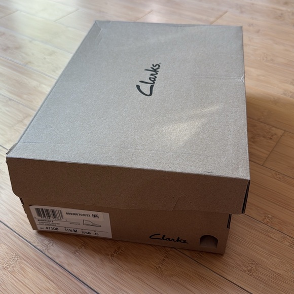 Clarks Brown Chukka Boots with Minimalist Design main image 9